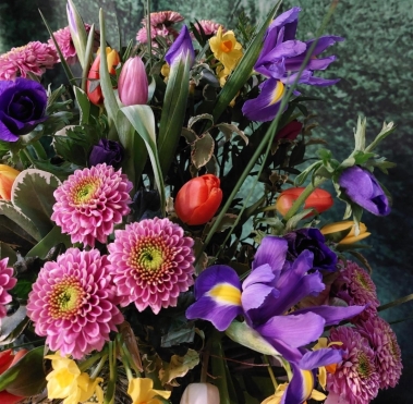 Esher Florist's Choice Spring Hand Tied